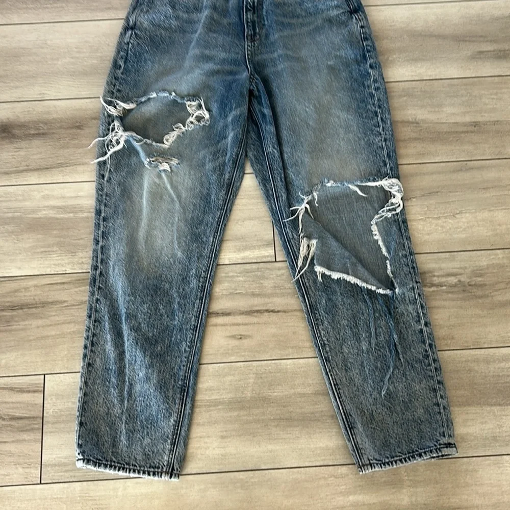 American Eagle Curvy MOM jeans size 4